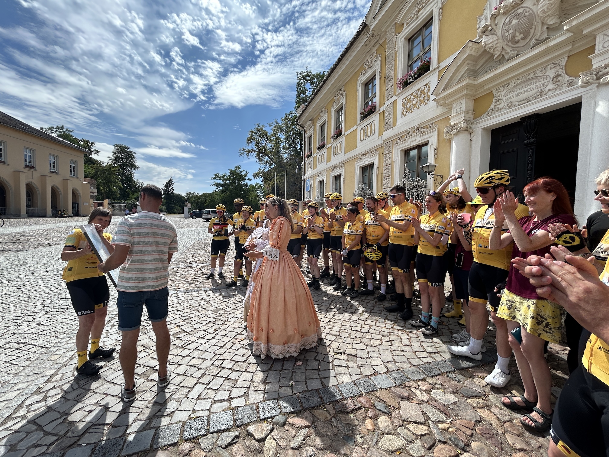 Team Rynkeby Berlin goes to Paris – Day 1